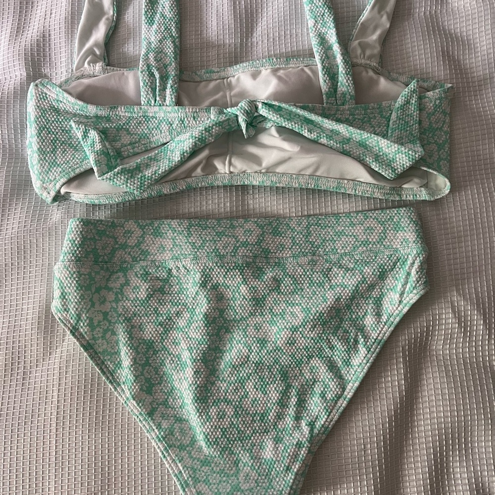 Green Patterned Bikini Set - Picture 5 of 8